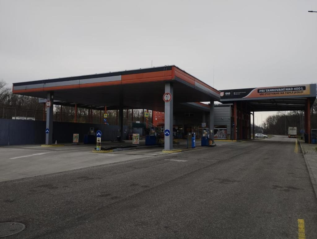 Gas Truck Centrum Holíč 외부 사진